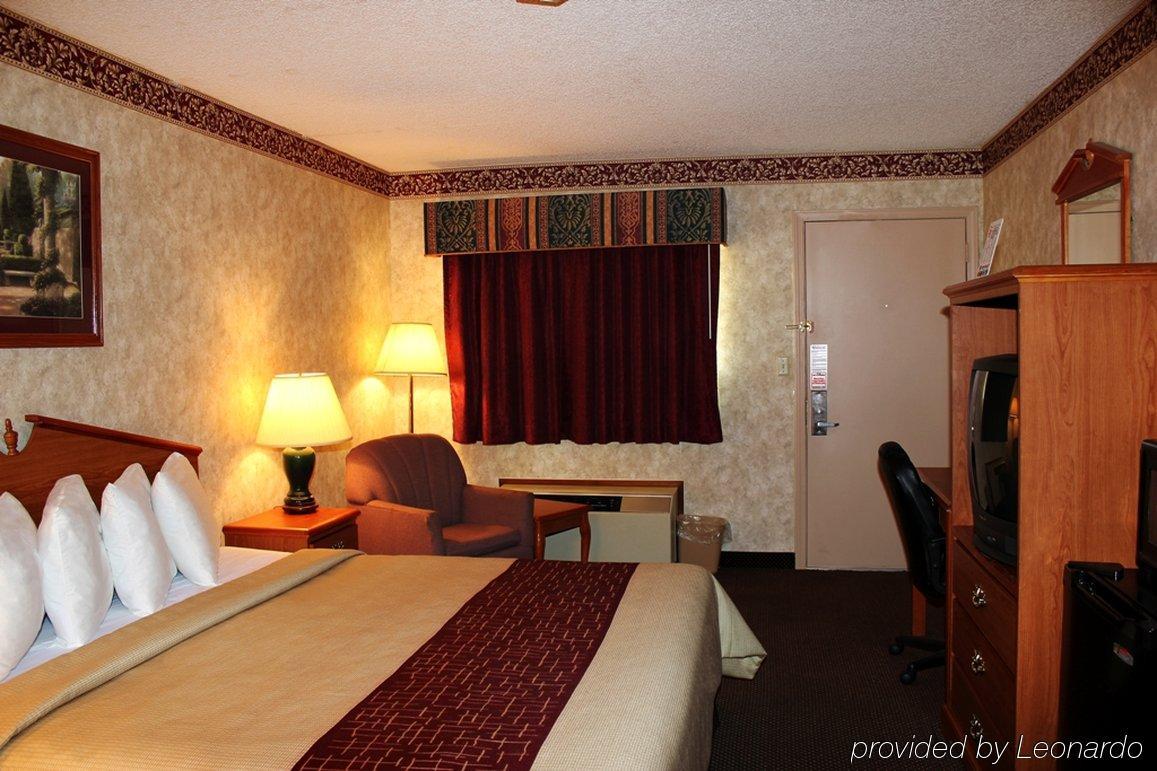 Days Inn & Suites By Wyndham Monroe Quarto foto