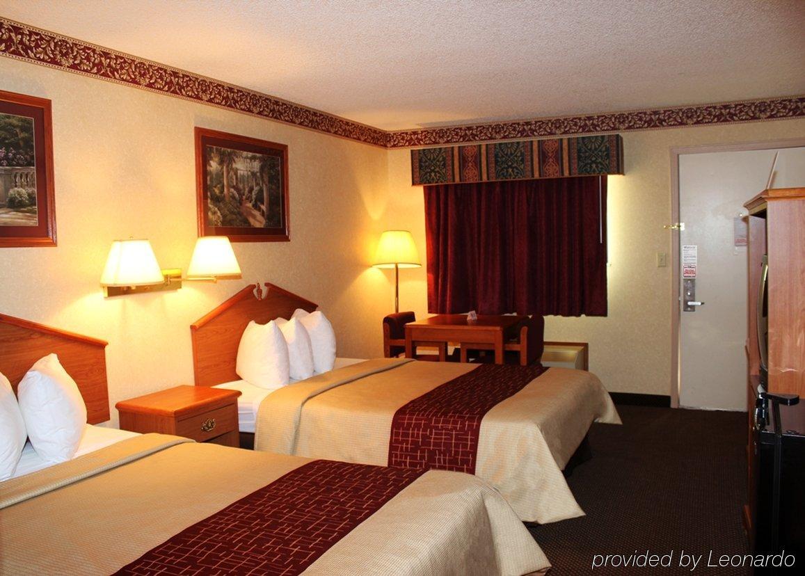 Days Inn & Suites By Wyndham Monroe Quarto foto