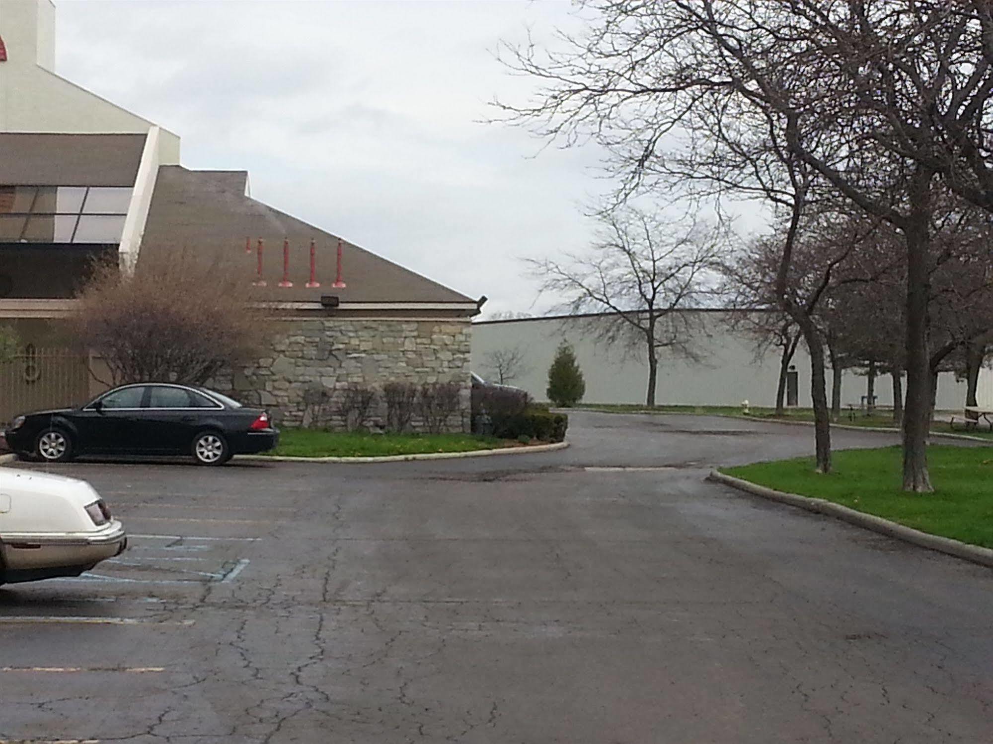 Days Inn & Suites By Wyndham Monroe Exterior foto